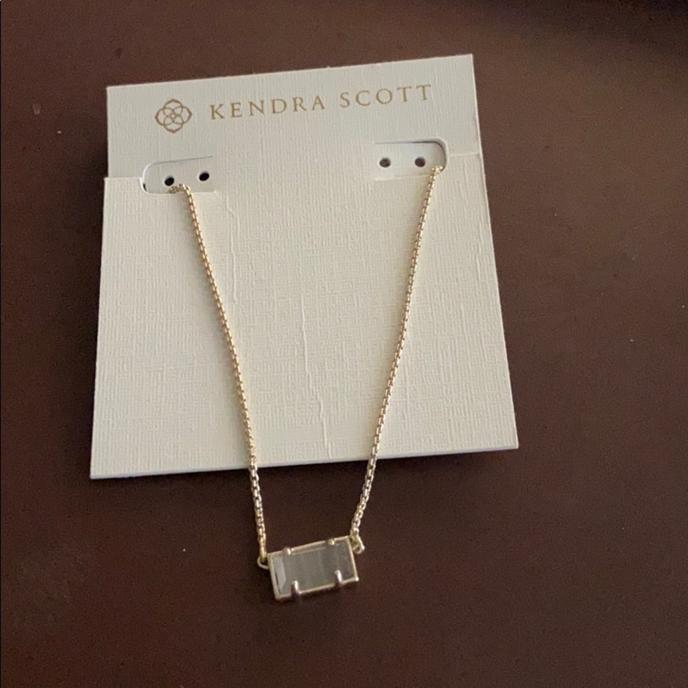 Kendra Scott Pattie necklace